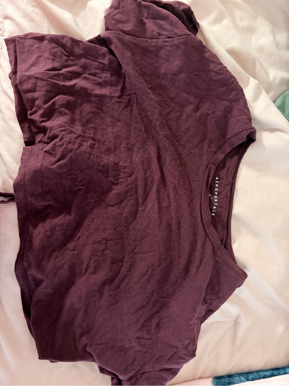Aéropostale Plum Keyhole Back Crop Tee